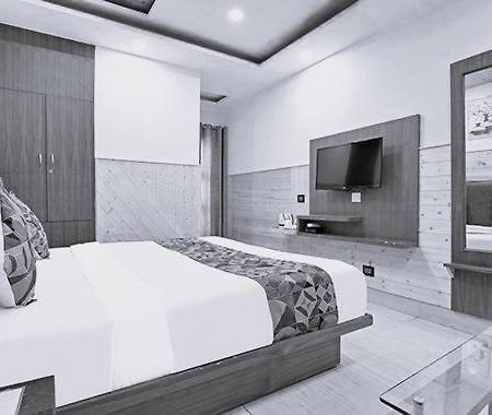 Fabhotel Rr Retreat Dehradun Bagian luar foto